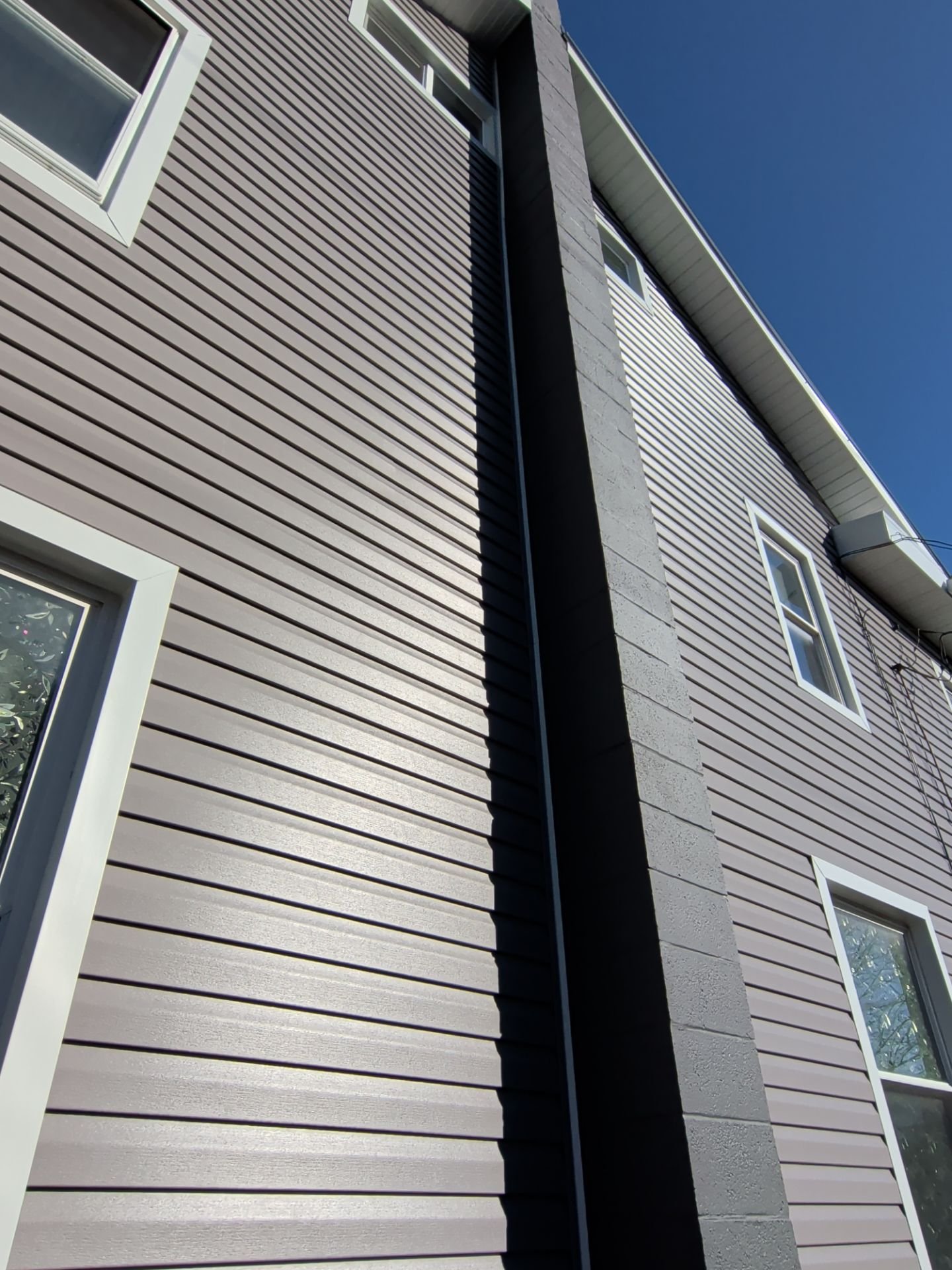 Ply Gem Ovation in Harbor Grey