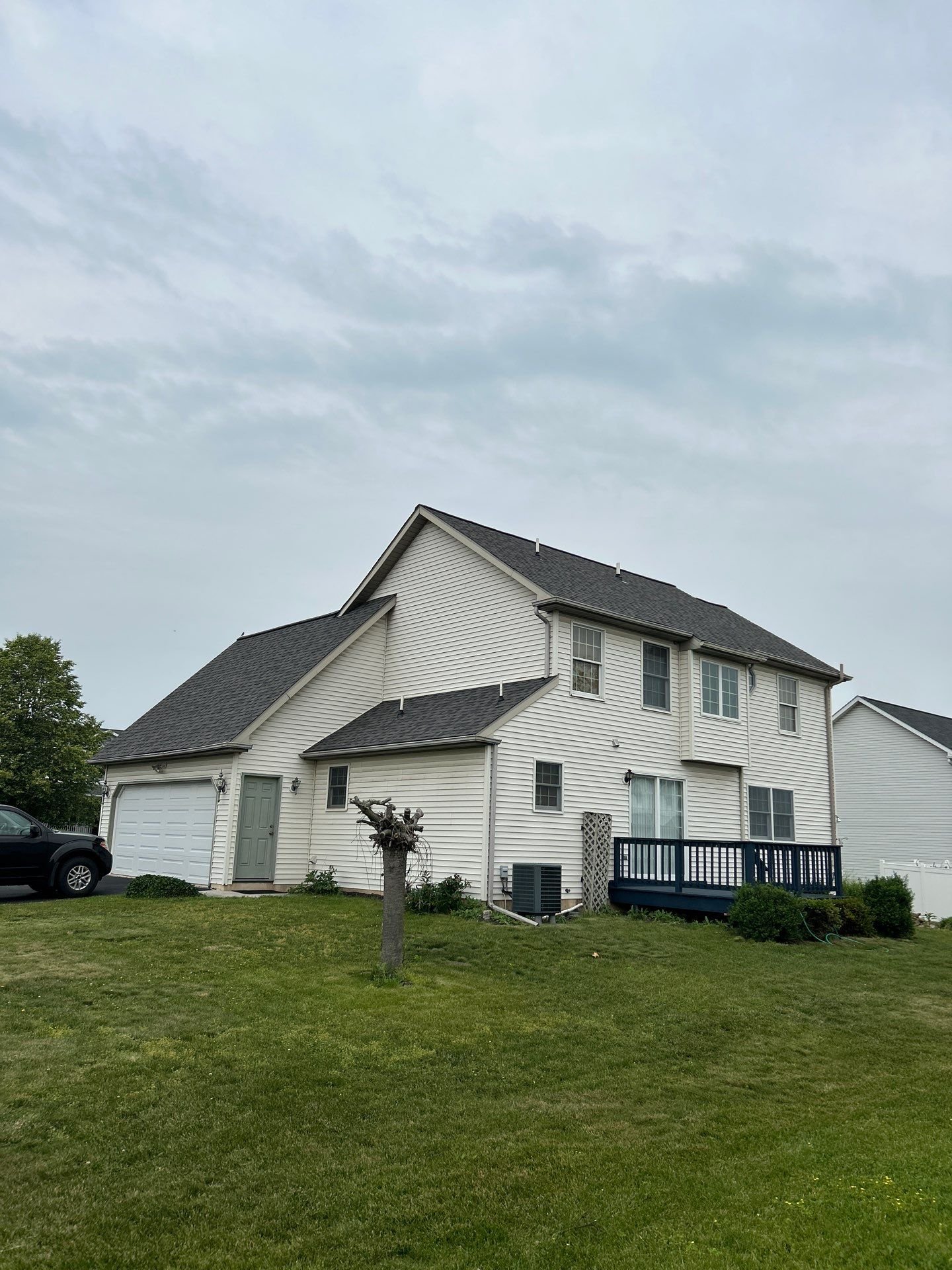 Harrisburg, PA home in Owens Corning Duration Pepper Corn Shingle