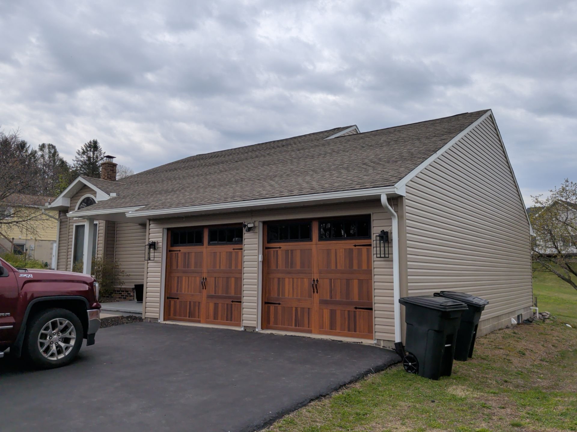 Siding replacement with Ply Gem Mastic Ovation Double 4.5 Dutch Lap, Pebblestone Clay